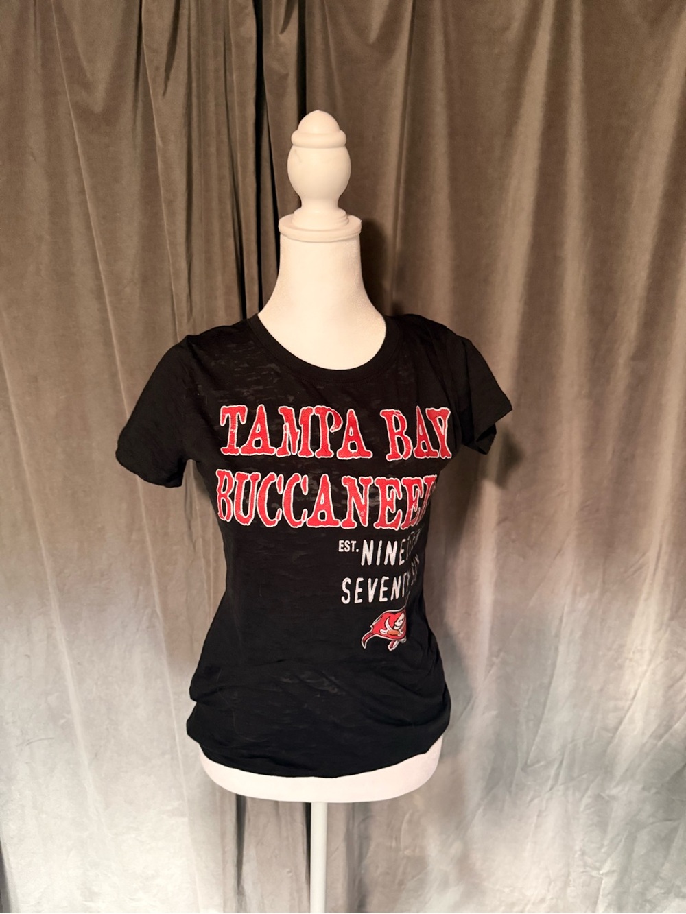 Team Apparel Black Tampa Bay Buccaneers Red Lettering Short Sleeve Tee